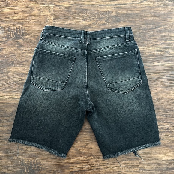 Men’s patched black shorts size 29 - Picture 3 of 3